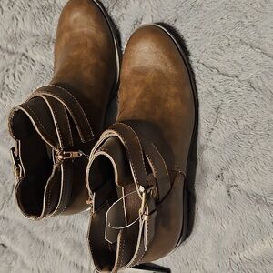NWT Brown Ankle Boots SZ10